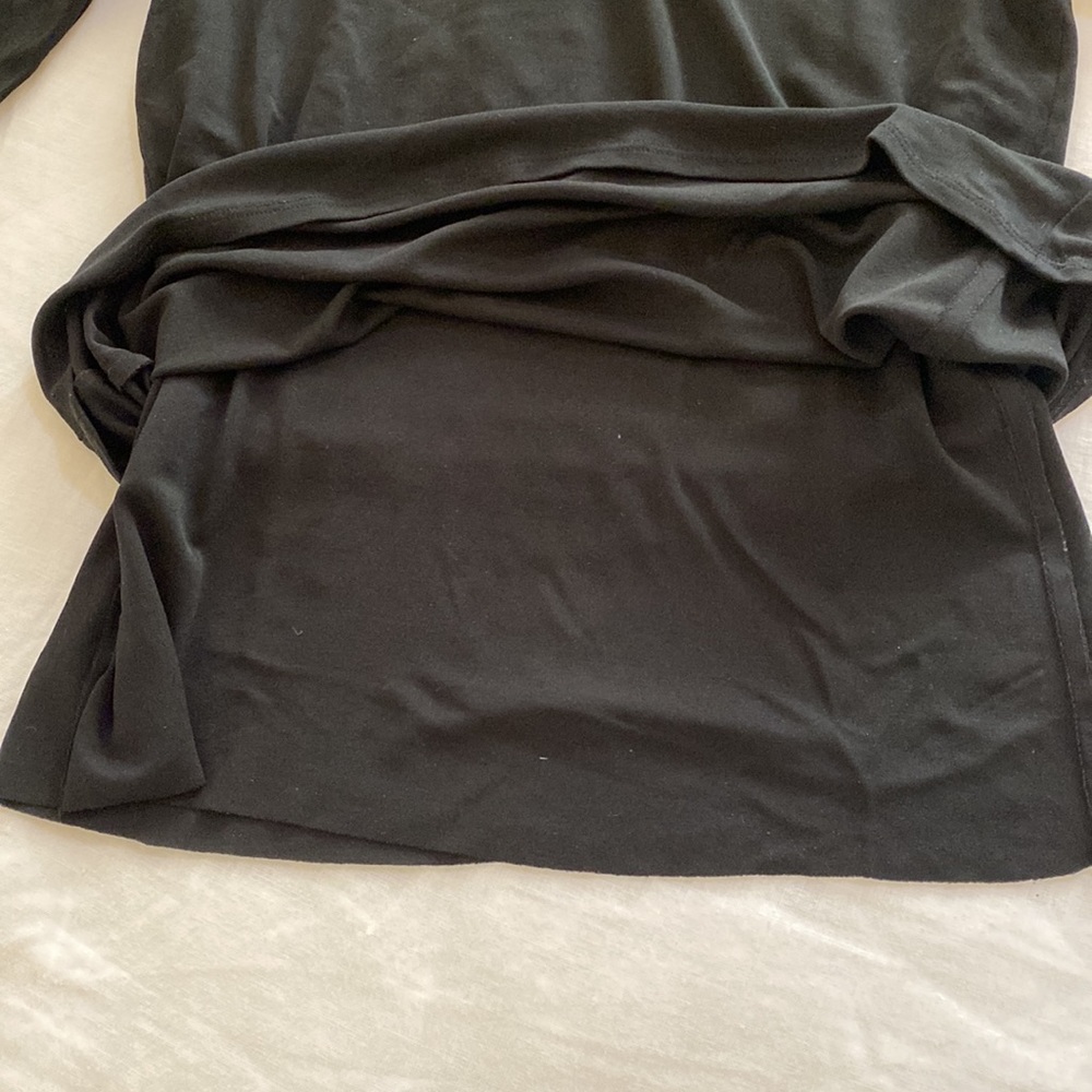 Beautifully comfortable black 100% silk jersey top. - Picture 2 of 4